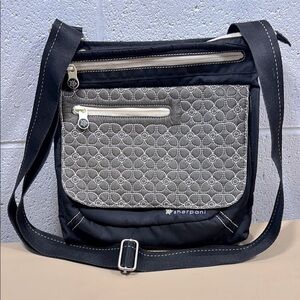 Sherpani Black and Gray Messenger Bag with Modern Design​​